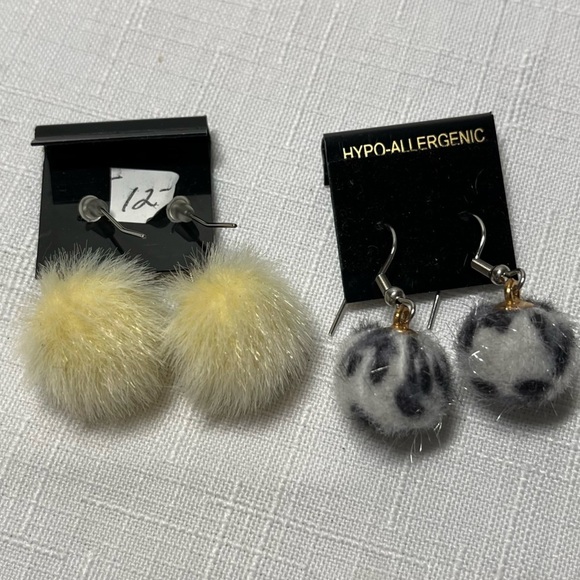 Pom Pom Fuzzy Cream and Gray Earrings. Handmade. Hypo allergenic - Picture 4 of 4